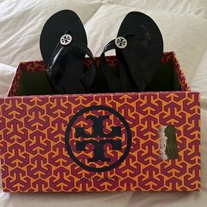 Tory Burch, black patent leather flip-flops